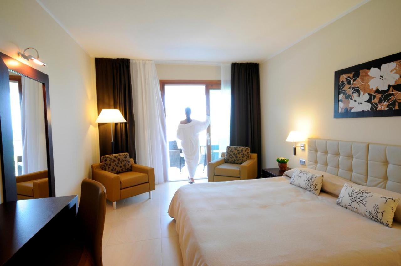 Pugnochiuso Resort Hotel Del Faro Vieste Eksteriør billede